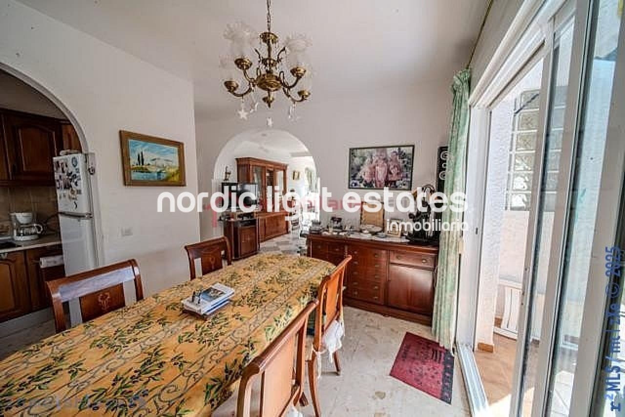 Chalet de 6 habitaciones en Nerja en venta con piscina garaje - 590.000 € (Ref: 9180226)