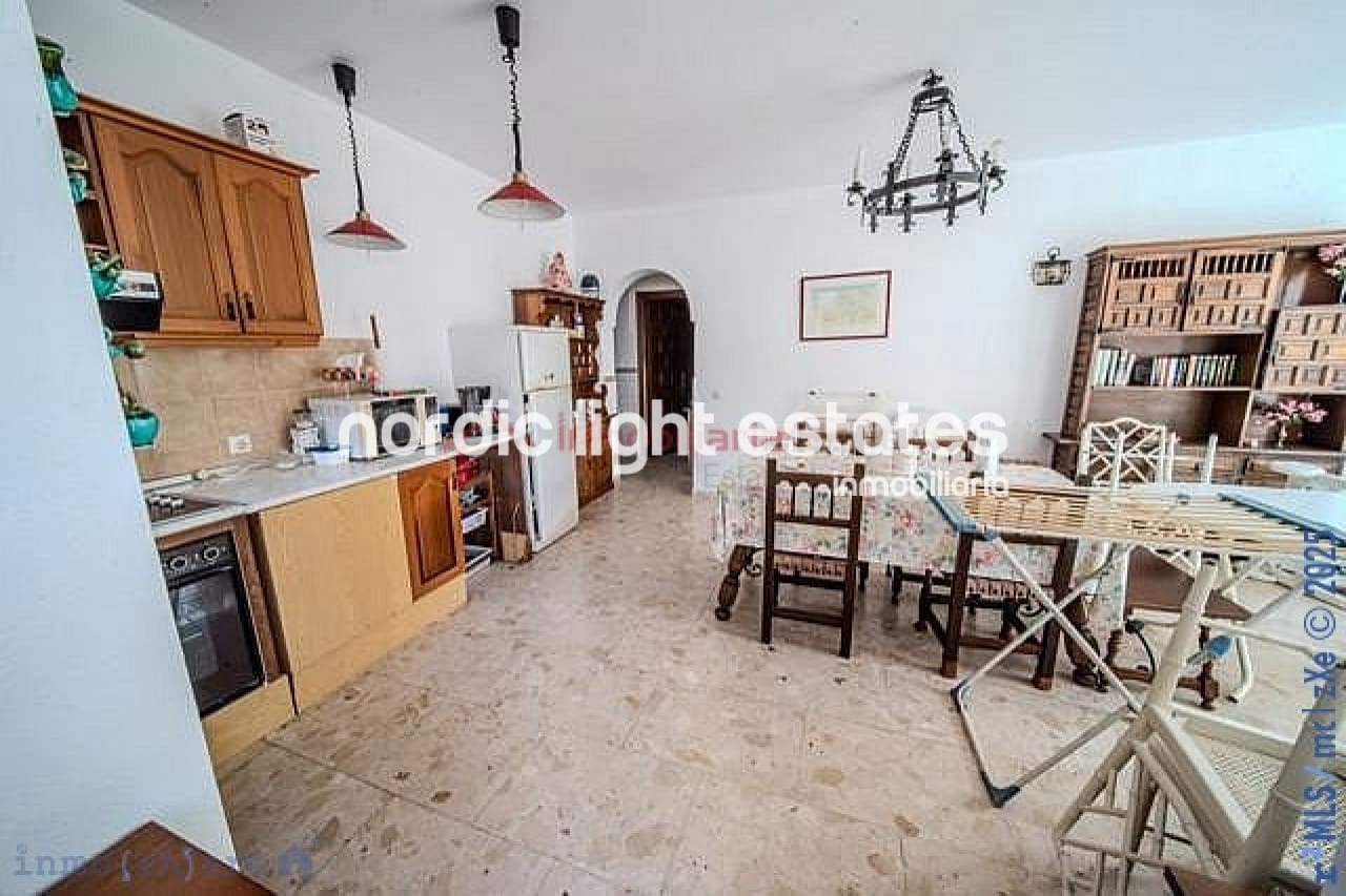 Chalet de 6 habitaciones en Nerja en venta con piscina garaje - 590.000 € (Ref: 9180226)