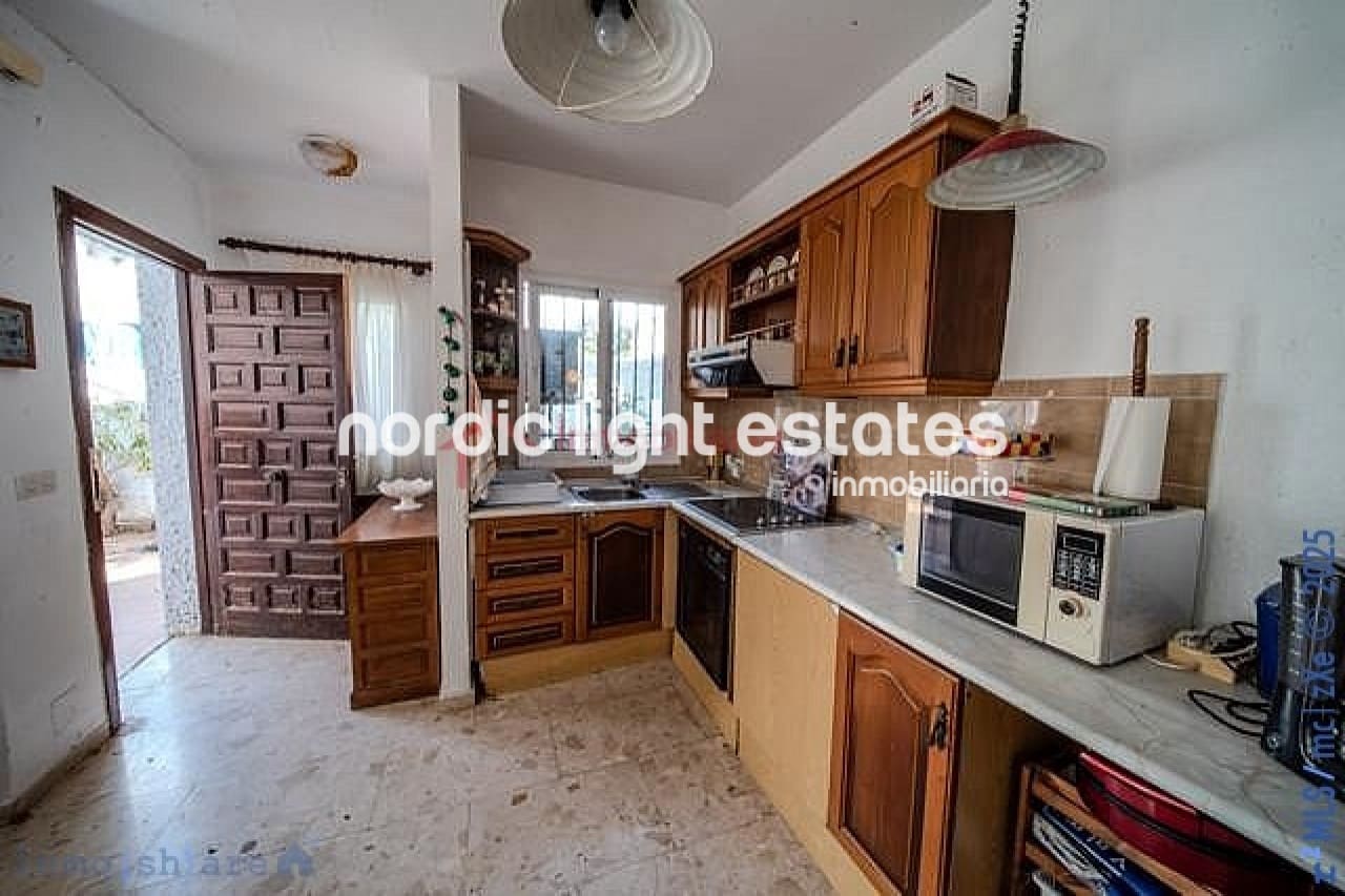 Chalet de 6 habitaciones en Nerja en venta con piscina garaje - 590.000 € (Ref: 9180226)