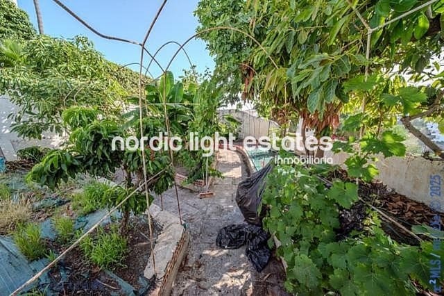 Chalet de 6 habitaciones en Nerja en venta con piscina garaje - 590.000 € (Ref: 9180226)