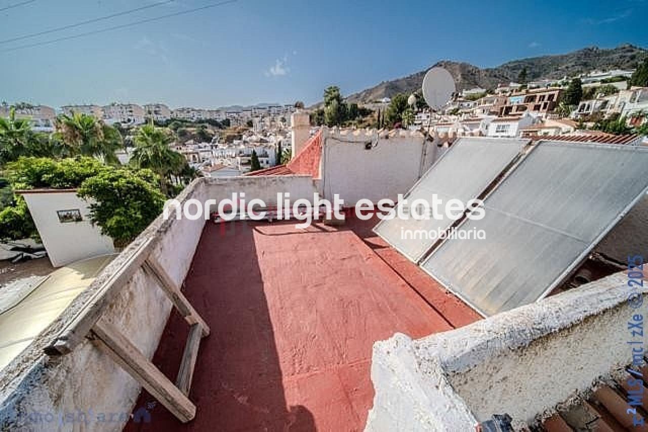 Chalet de 6 habitaciones en Nerja en venta con piscina garaje - 590.000 € (Ref: 9180226)