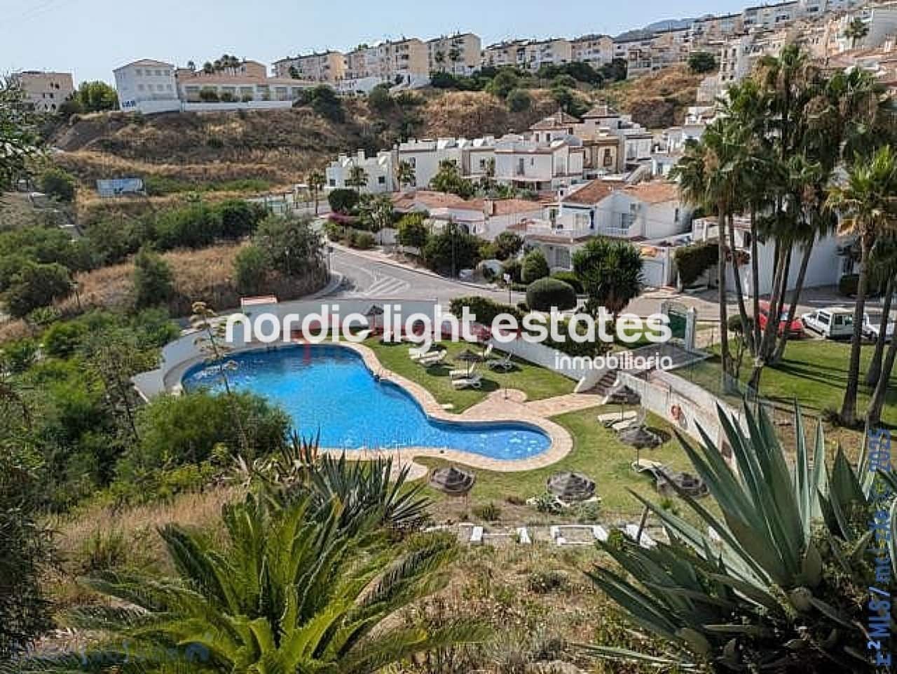 Chalet de 6 habitaciones en Nerja en venta con piscina garaje - 590.000 € (Ref: 9180226)