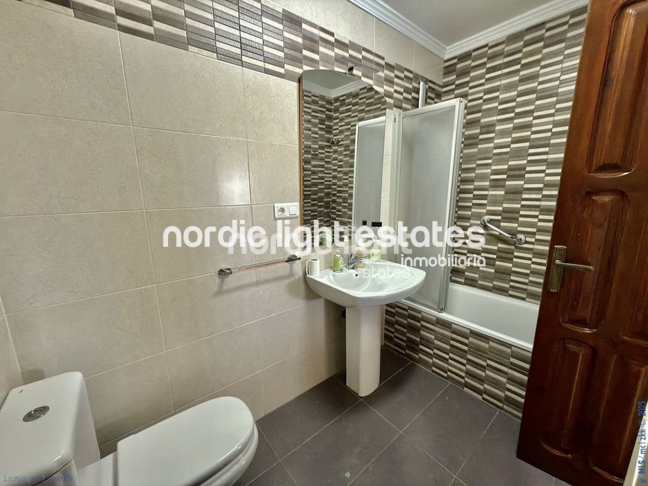 3 sypialnia Mieszkanie na sprzedaż w Torre del Mar z basenem - 350 000 € (Ref: 9181878)