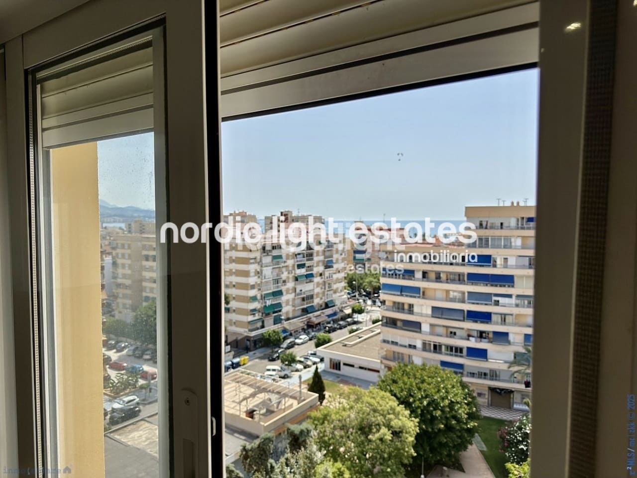 3 sypialnia Mieszkanie na sprzedaż w Torre del Mar z basenem - 350 000 € (Ref: 9181878)