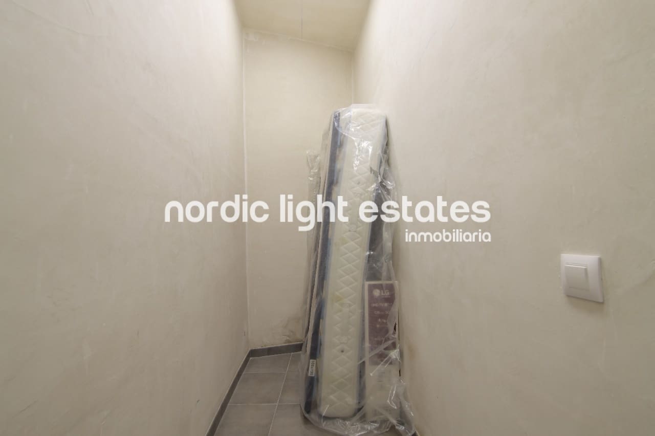 5 soverom Kjedet enebolig til salgs i Frigiliana med svømmebasseng garasje - € 415 000 (Ref: 9184458)