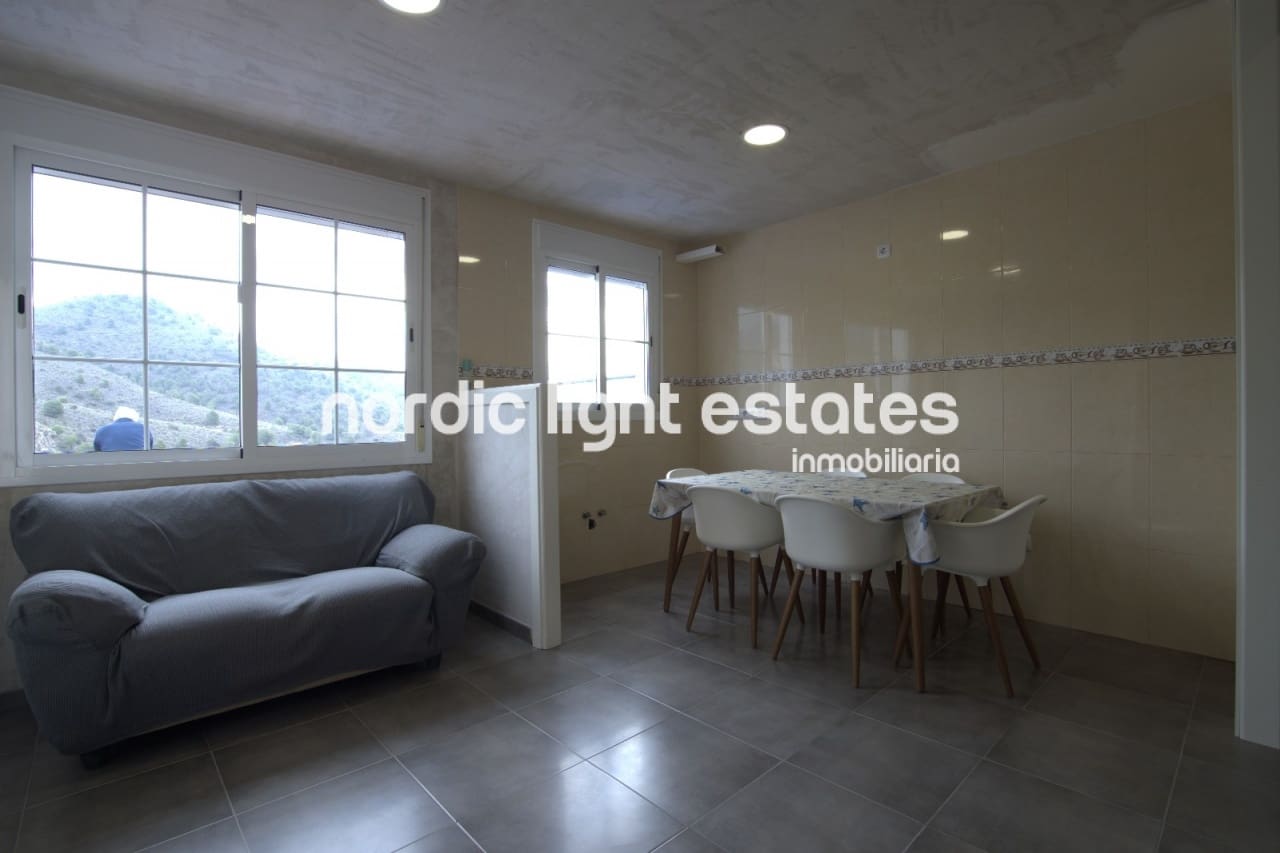 5 soverom Kjedet enebolig til salgs i Frigiliana med svømmebasseng garasje - € 415 000 (Ref: 9184458)