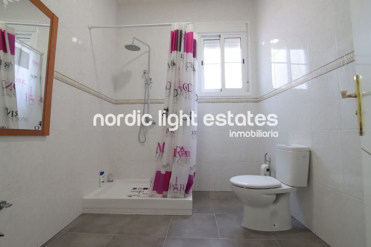 5 soverom Kjedet enebolig til salgs i Frigiliana med svømmebasseng garasje - € 415 000 (Ref: 9184458)