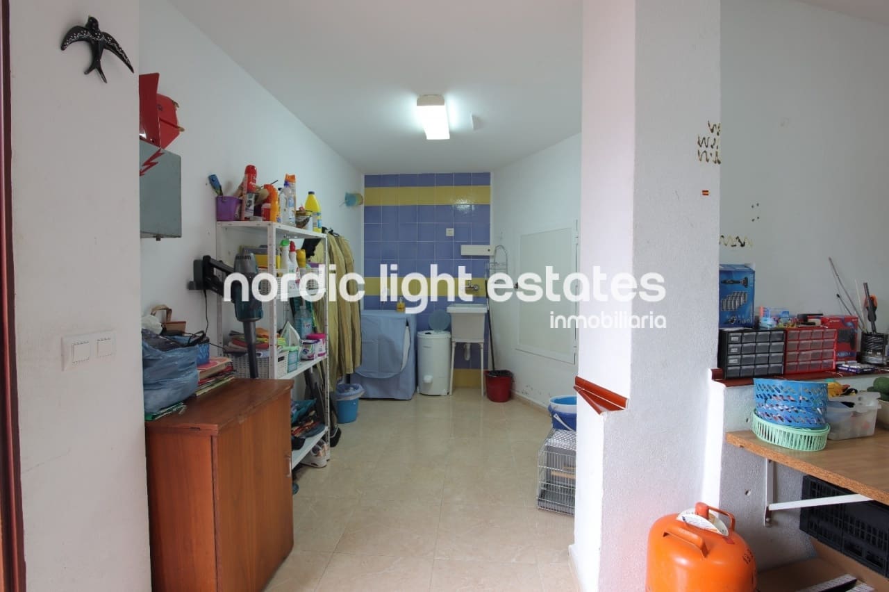 5 soverom Kjedet enebolig til salgs i Frigiliana med svømmebasseng garasje - € 415 000 (Ref: 9184458)