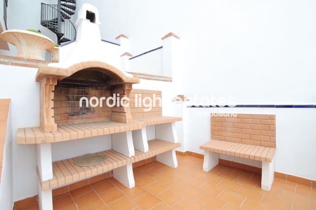 5 soveværelse Semi-Rækkehus til salg i Frigiliana med swimmingpool garage - € 415.000 (Ref: 9184458)