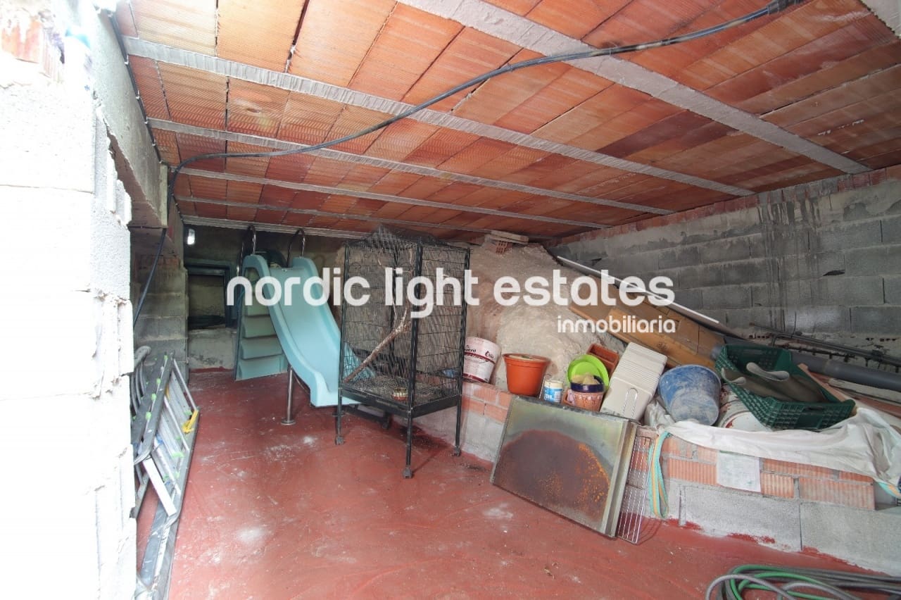 5 soverom Kjedet enebolig til salgs i Frigiliana med svømmebasseng garasje - € 415 000 (Ref: 9184458)