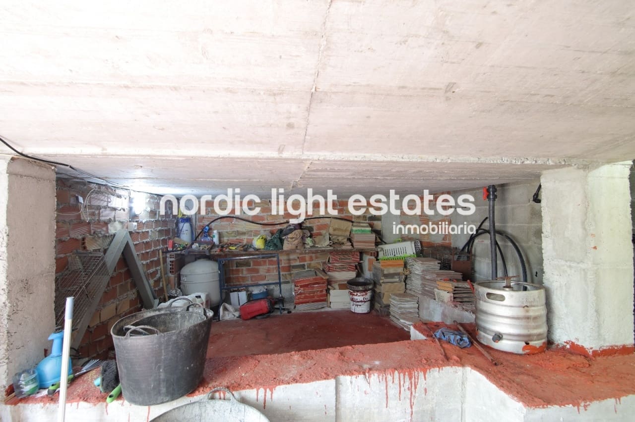 5 soverom Kjedet enebolig til salgs i Frigiliana med svømmebasseng garasje - € 415 000 (Ref: 9184458)