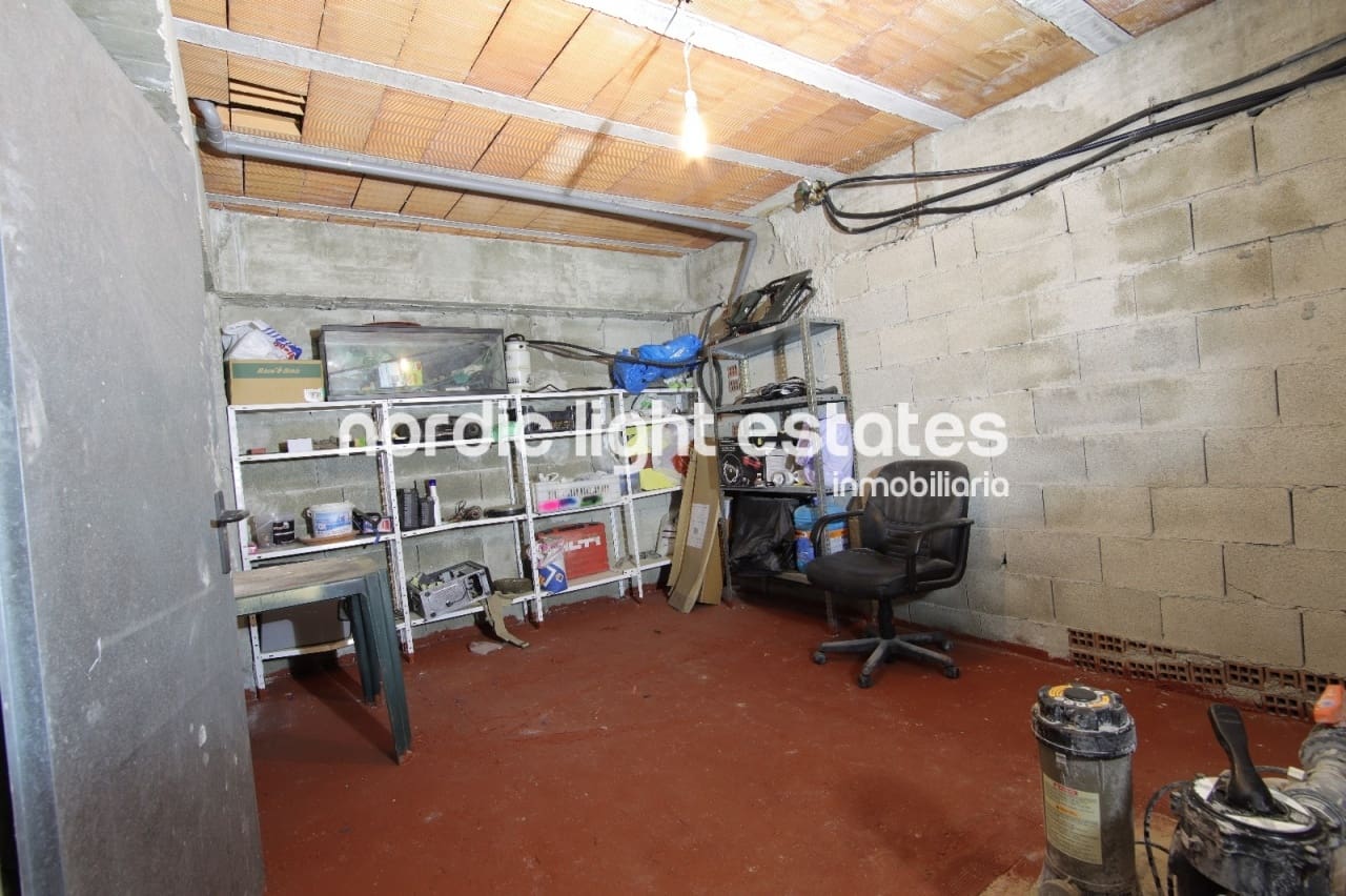 5 soverom Kjedet enebolig til salgs i Frigiliana med svømmebasseng garasje - € 415 000 (Ref: 9184458)