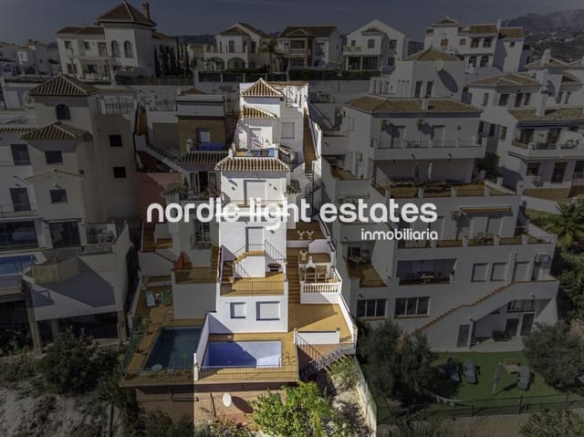 5 soveværelse Semi-Rækkehus til salg i Frigiliana med swimmingpool garage - € 415.000 (Ref: 9184458)