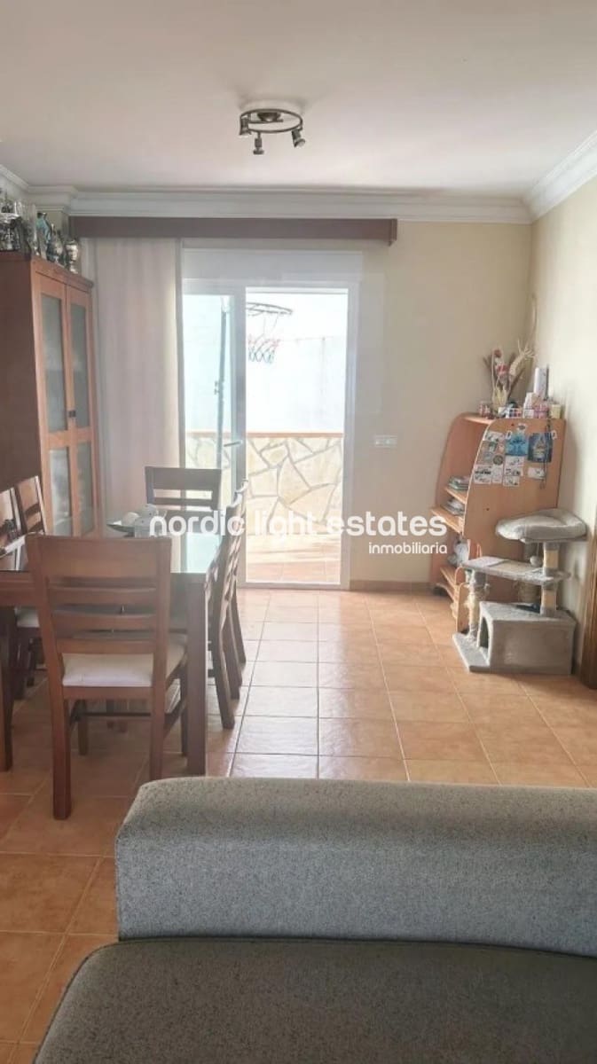 4 soveværelse Semi-Rækkehus til salg i Nerja med swimmingpool garage - € 465.000 (Ref: 9197015)