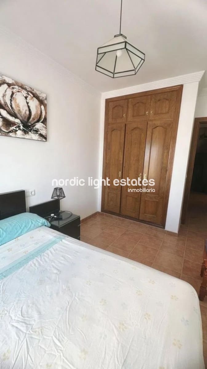 4 soveværelse Semi-Rækkehus til salg i Nerja med swimmingpool garage - € 465.000 (Ref: 9197015)