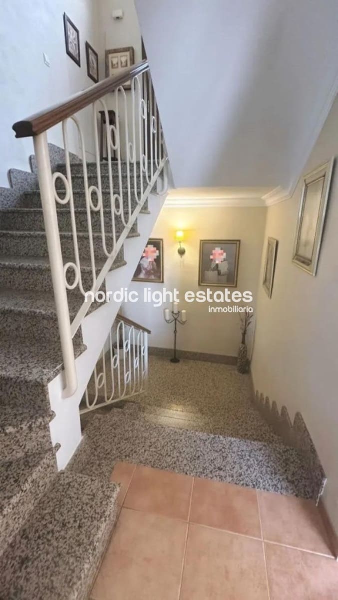 4 soveværelse Semi-Rækkehus til salg i Nerja med swimmingpool garage - € 465.000 (Ref: 9197015)