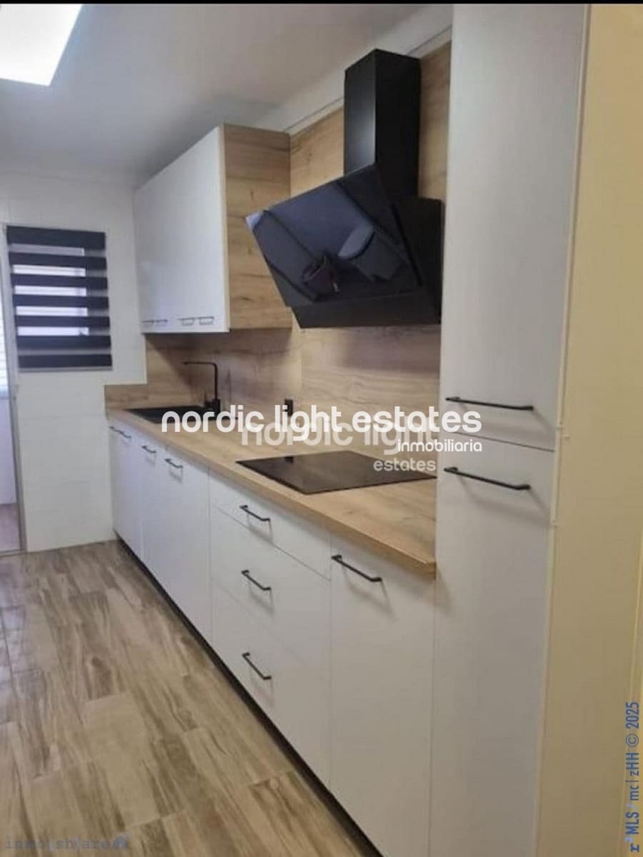 Apartamento de 2 habitaciones en Rincón de la Victoria en venta con piscina - 320.000 € (Ref: 9201623)