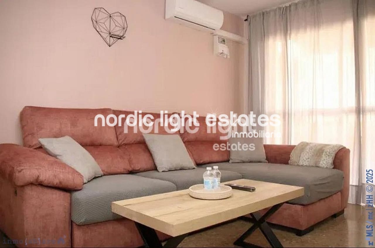 Apartamento de 2 habitaciones en Rincón de la Victoria en venta con piscina - 320.000 € (Ref: 9201623)