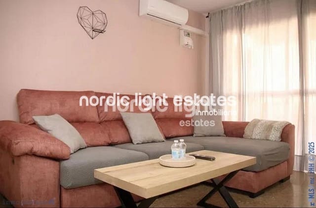 Apartamento de 2 habitaciones en Rincón de la Victoria en venta con piscina - 320.000 € (Ref: 9201623)