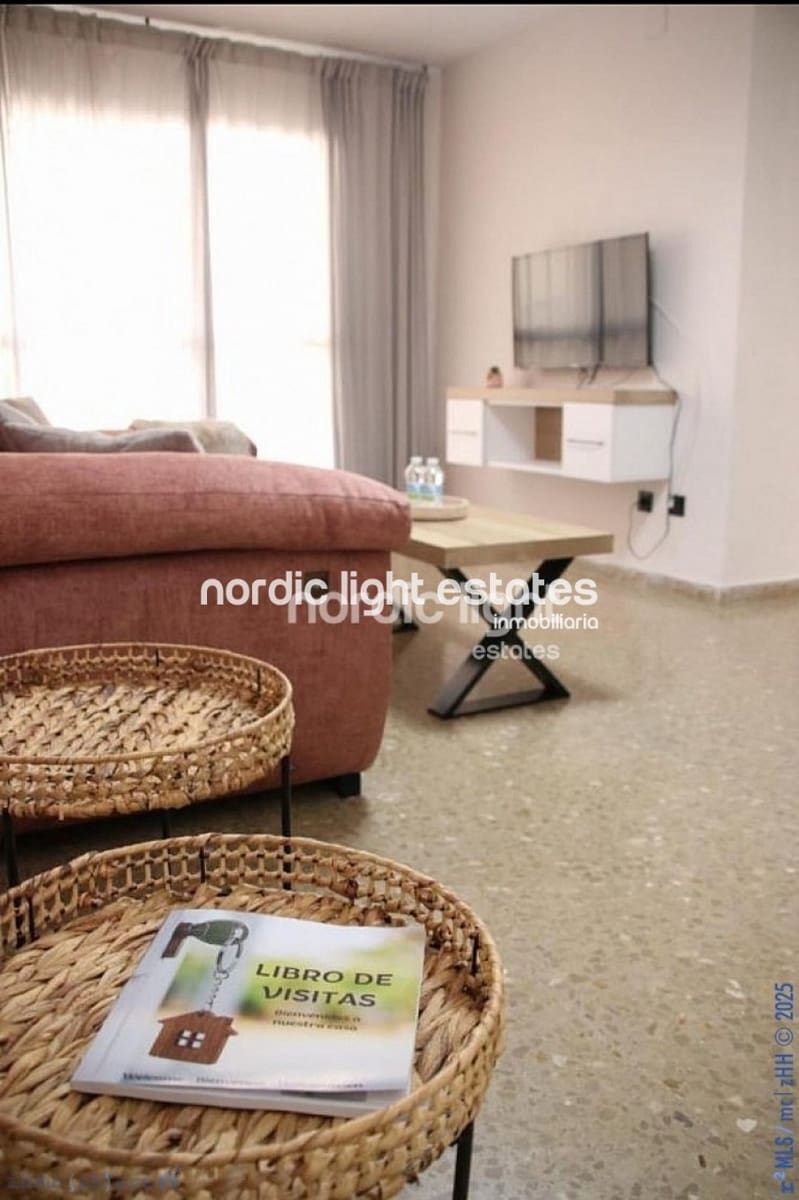 Apartamento de 2 habitaciones en Rincón de la Victoria en venta con piscina - 320.000 € (Ref: 9201623)