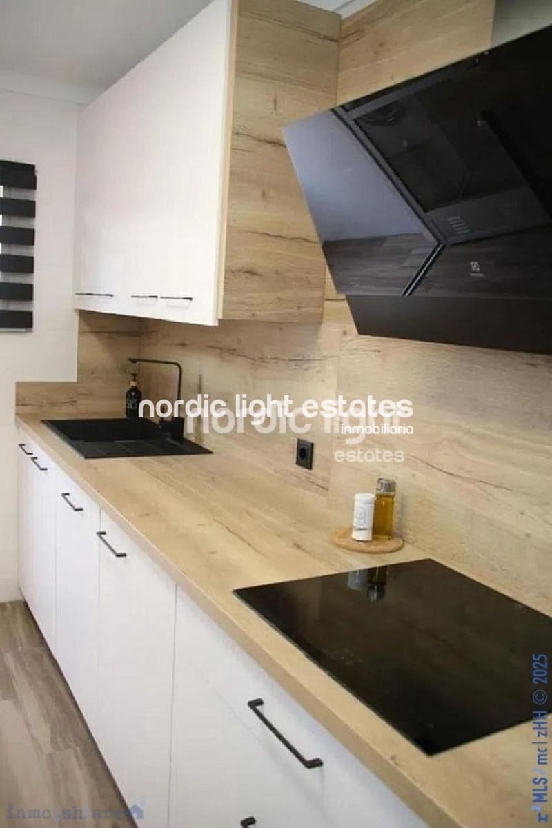 Apartamento de 2 habitaciones en Rincón de la Victoria en venta con piscina - 320.000 € (Ref: 9201623)