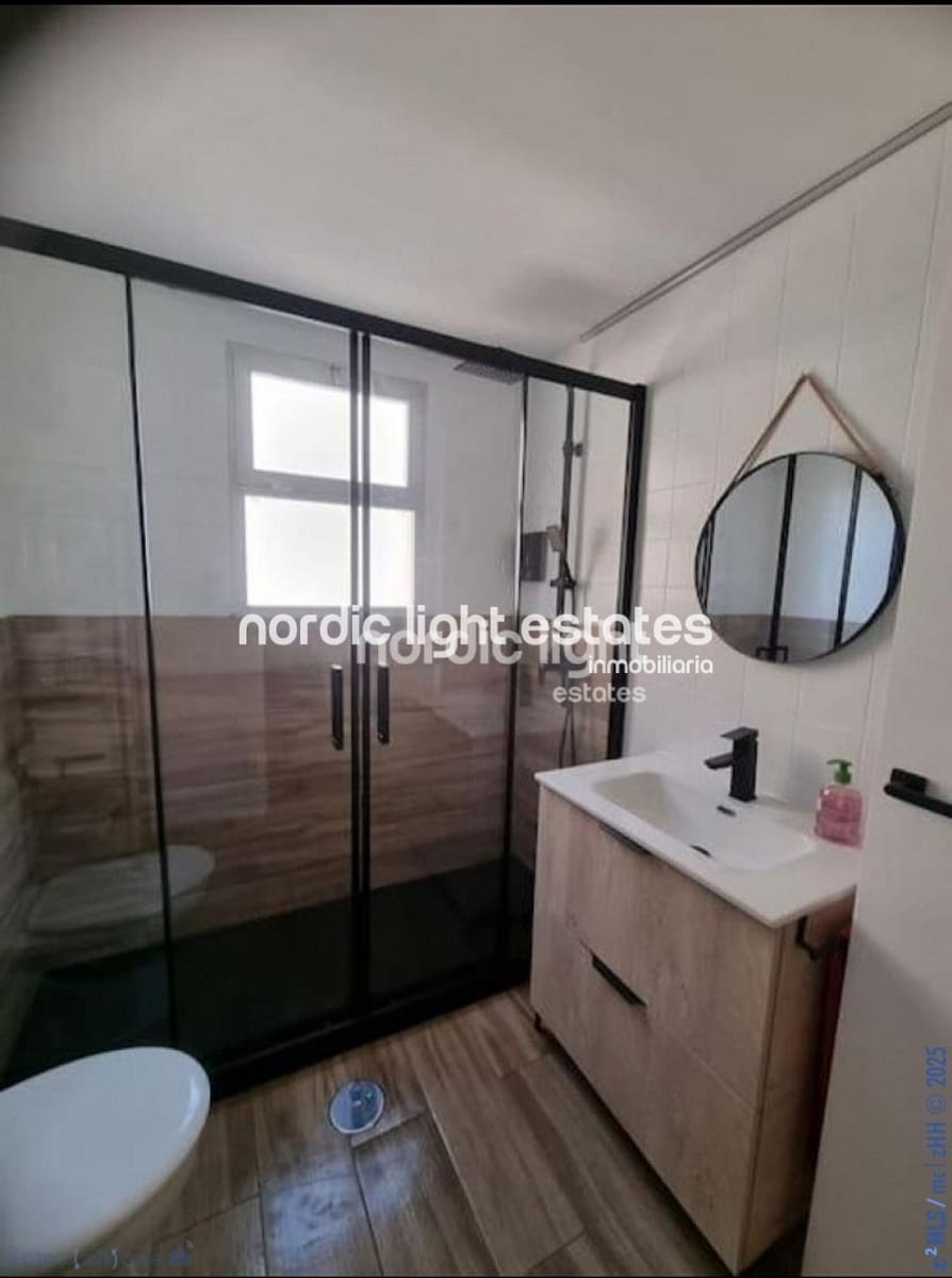 Apartamento de 2 habitaciones en Rincón de la Victoria en venta con piscina - 320.000 € (Ref: 9201623)