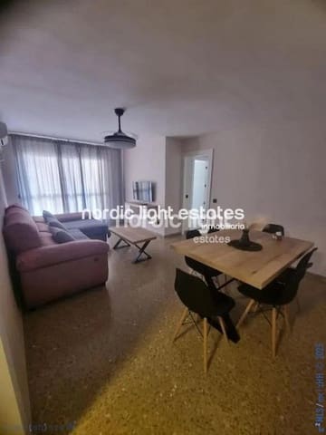 Apartamento de 2 habitaciones en Rincón de la Victoria en venta con piscina - 320.000 € (Ref: 9201623)