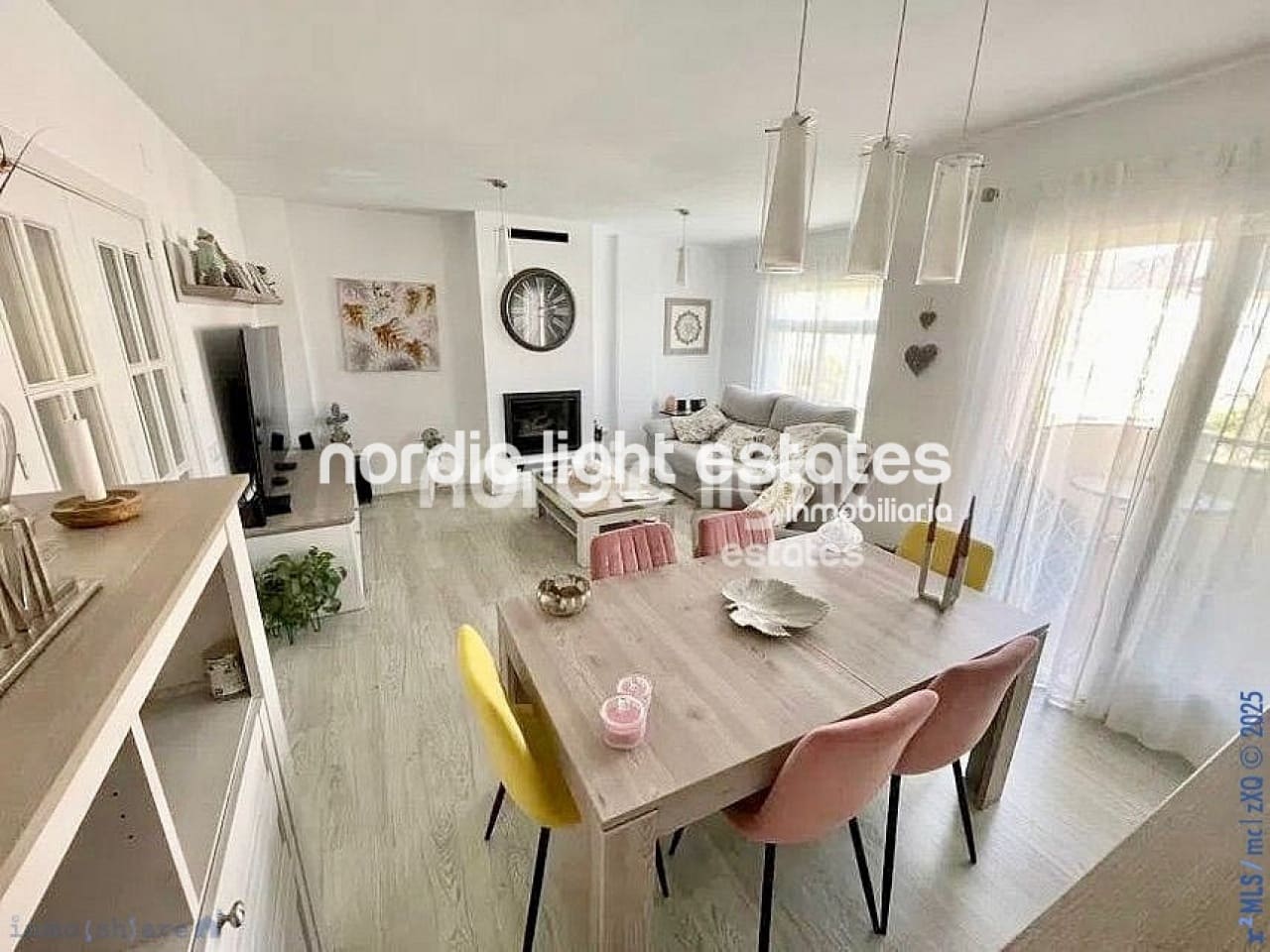 4 soveværelse Semi-Rækkehus til salg i Rincon de la Victoria med swimmingpool garage - € 485.000 (Ref: 9201624)