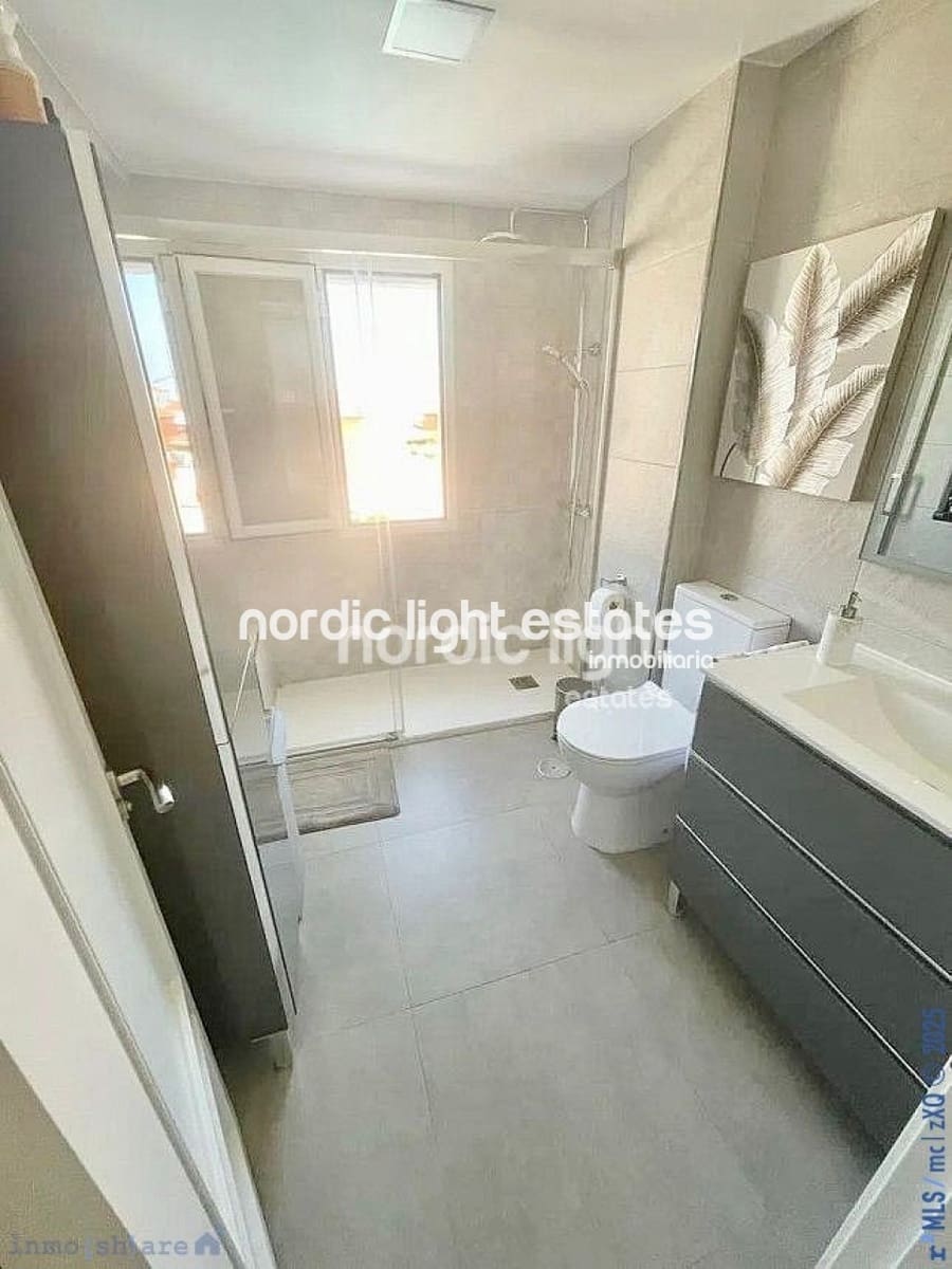 4 soveværelse Semi-Rækkehus til salg i Rincon de la Victoria med swimmingpool garage - € 485.000 (Ref: 9201624)