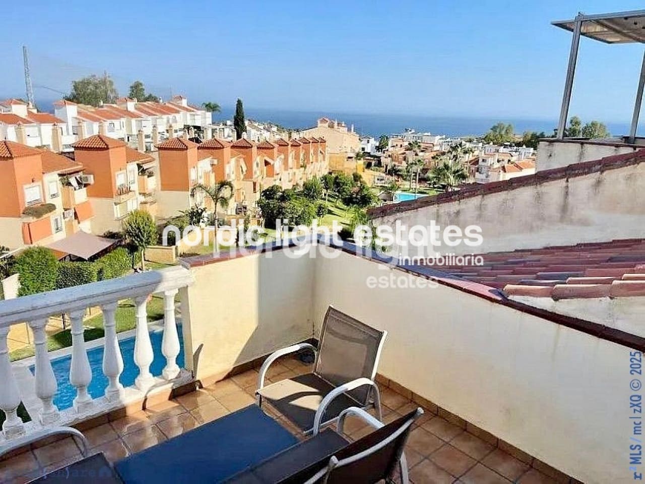 4 soveværelse Semi-Rækkehus til salg i Rincon de la Victoria med swimmingpool garage - € 485.000 (Ref: 9201624)