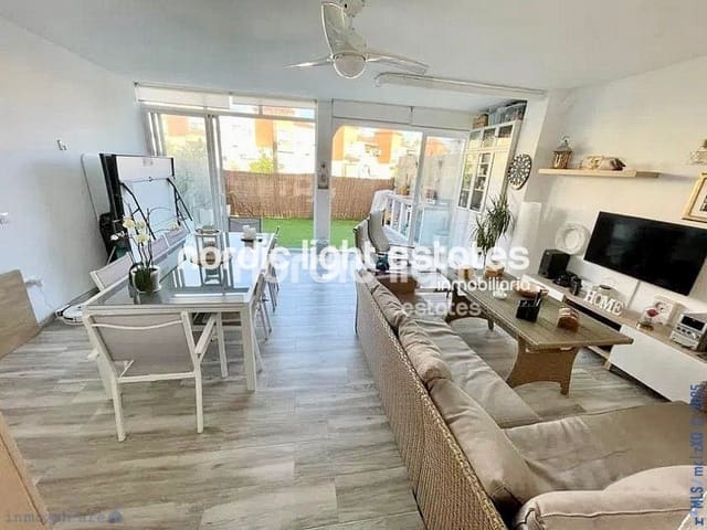 4 soveværelse Semi-Rækkehus til salg i Rincón de la Victoria med swimmingpool garage - € 485.000 (Ref: 9201624)