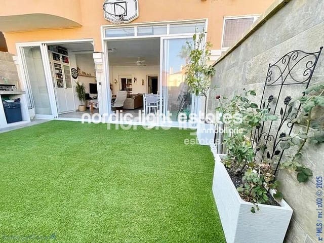 4 soveværelse Semi-Rækkehus til salg i Rincón de la Victoria med swimmingpool garage - € 485.000 (Ref: 9201624)