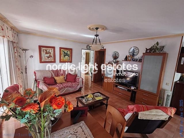 3 quarto Apartamento para venda em Torre del Mar, Vélez-Málaga com piscina - 360 000 € (Ref: 9201625)