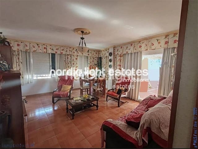 3 quarto Apartamento para venda em Torre del Mar, Vélez-Málaga com piscina - 360 000 € (Ref: 9201625)