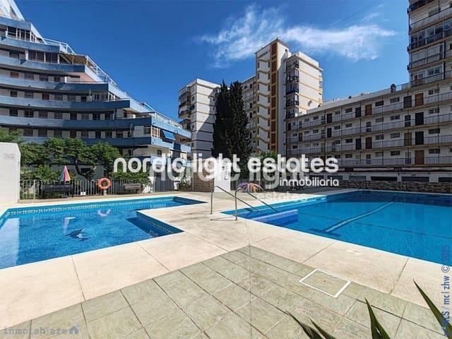 3 quarto Apartamento para venda em Torre del Mar, Vélez-Málaga com piscina - 360 000 € (Ref: 9201625)