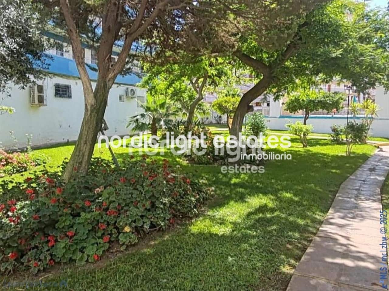 3 quarto Apartamento para venda em Torre del Mar com piscina - 360 000 € (Ref: 9201625)