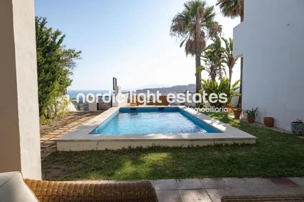 3 soveværelse Villa til salg i Rincon de la Victoria med swimmingpool garage - € 850.000 (Ref: 9203281)