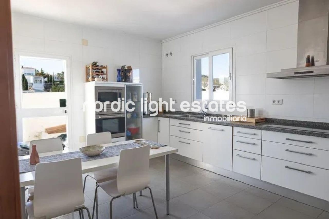 3 soveværelse Villa til salg i Rincon de la Victoria med swimmingpool garage - € 850.000 (Ref: 9203281)