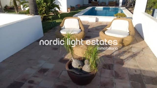 3 soveværelse Villa til salg i Rincón de la Victoria med swimmingpool garage - € 850.000 (Ref: 9203281)