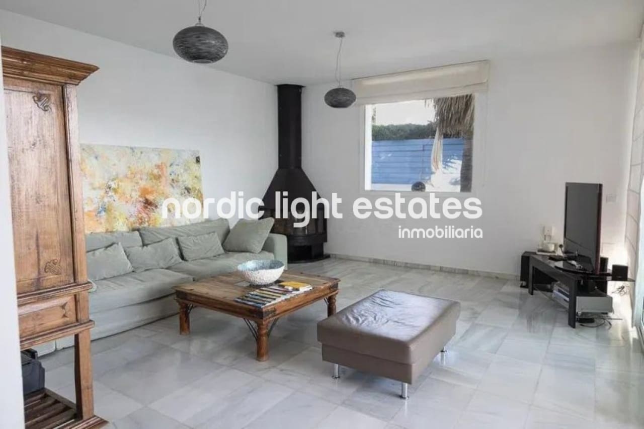 3 soveværelse Villa til salg i Rincon de la Victoria med swimmingpool garage - € 850.000 (Ref: 9203281)