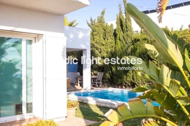 3 soveværelse Villa til salg i Rincón de la Victoria med swimmingpool garage - € 850.000 (Ref: 9203281)