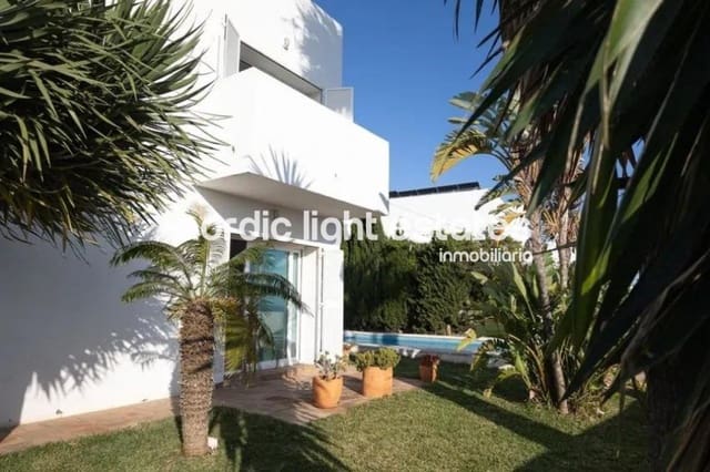 3 soveværelse Villa til salg i Rincón de la Victoria med swimmingpool garage - € 850.000 (Ref: 9203281)