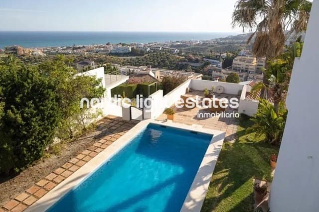 3 soveværelse Villa til salg i Rincón de la Victoria med swimmingpool garage - € 850.000 (Ref: 9203281)