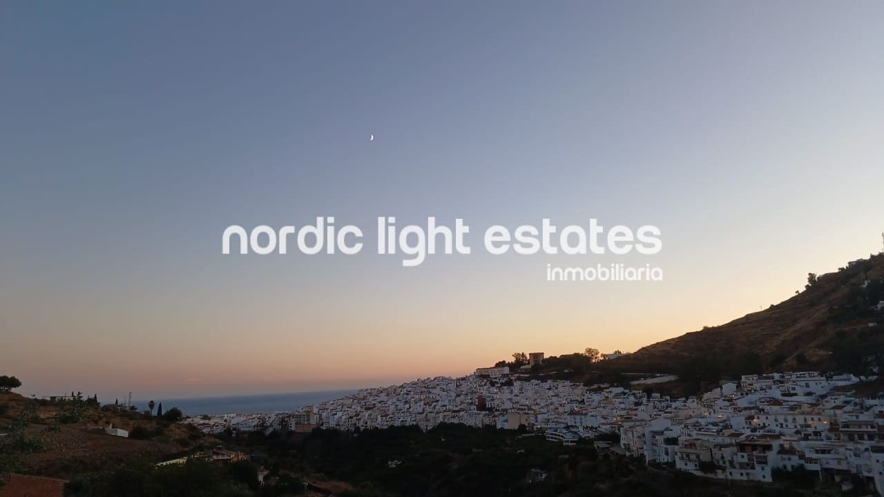 5 soverom Villa til salgs i Torrox med svømmebasseng garasje - € 650 000 (Ref: 9203283)