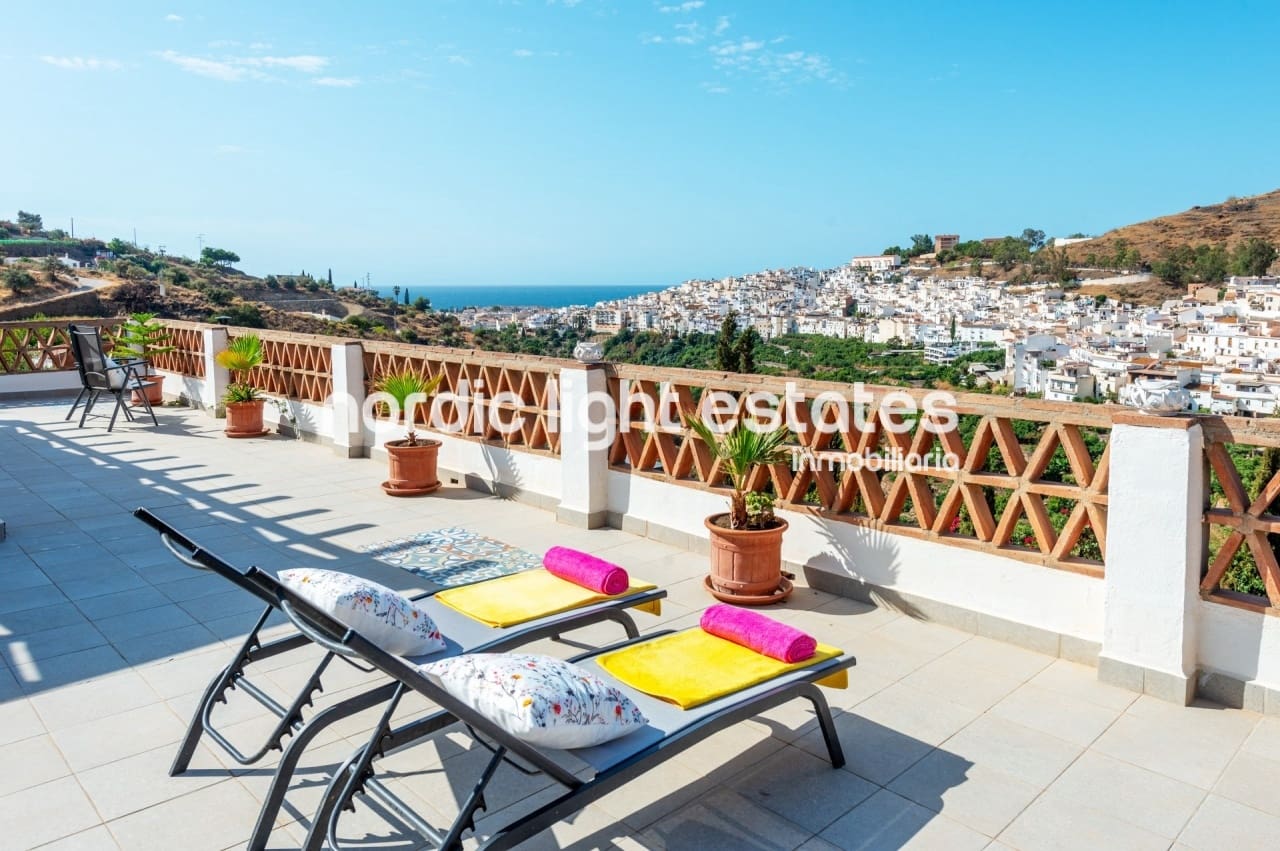 5 soverom Villa til salgs i Torrox med svømmebasseng garasje - € 650 000 (Ref: 9203283)