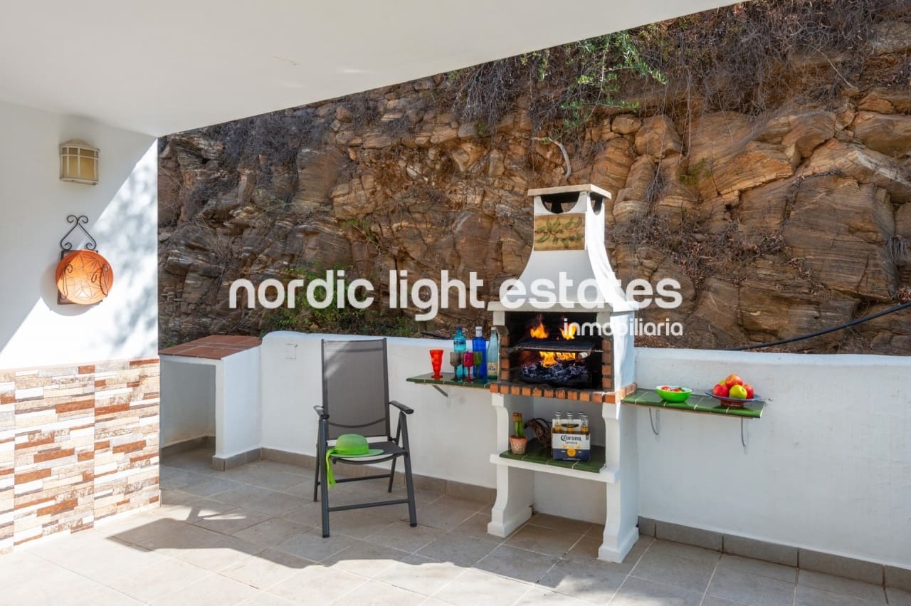 5 soverom Villa til salgs i Torrox med svømmebasseng garasje - € 650 000 (Ref: 9203283)