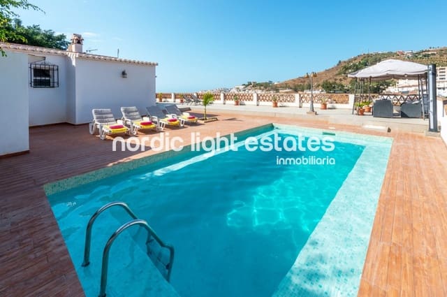 5 soveværelse Villa til salg i Torrox med swimmingpool garage - € 650.000 (Ref: 9203283)