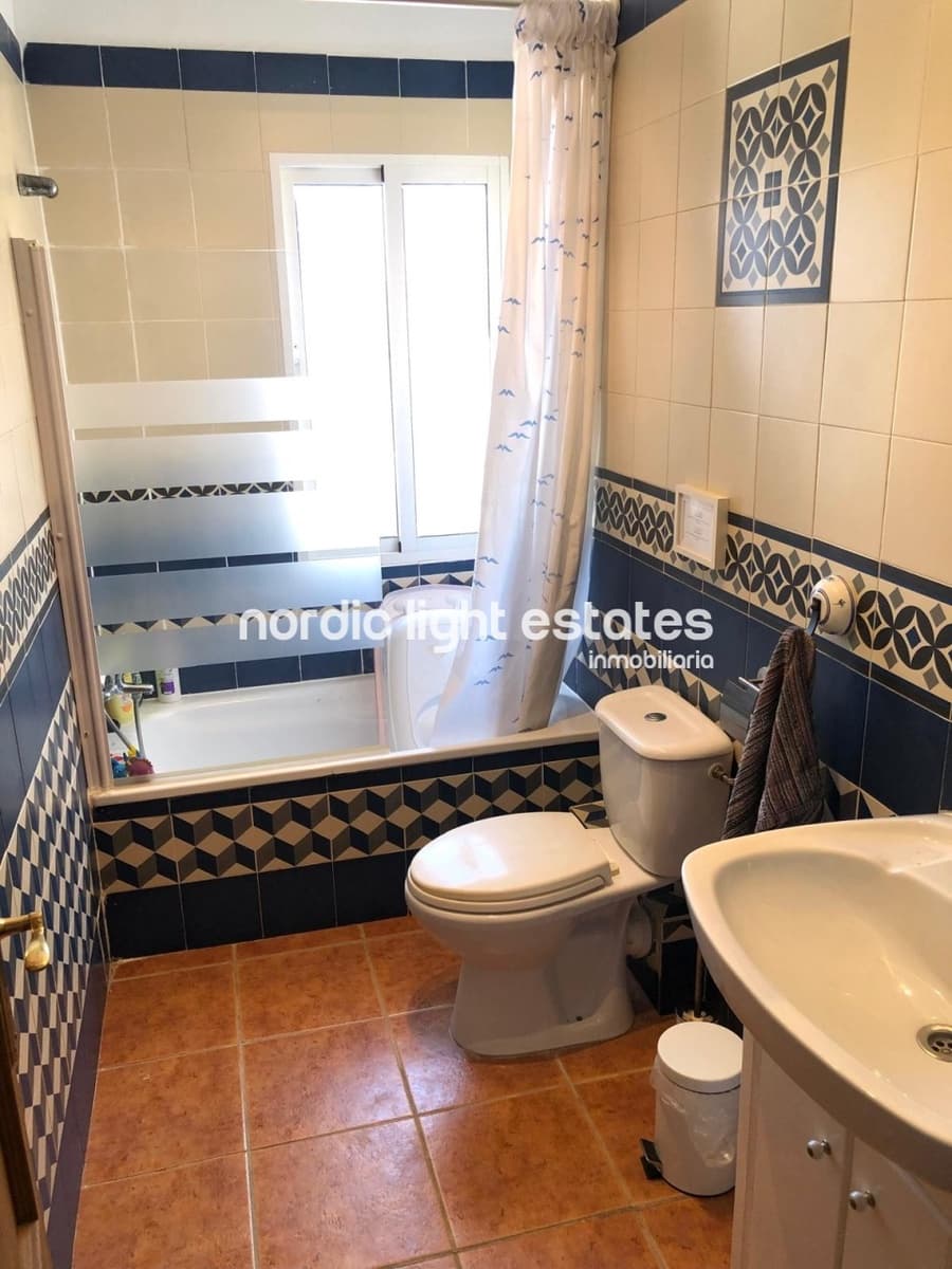 5 soverom Villa til salgs i Torrox med svømmebasseng garasje - € 650 000 (Ref: 9203283)