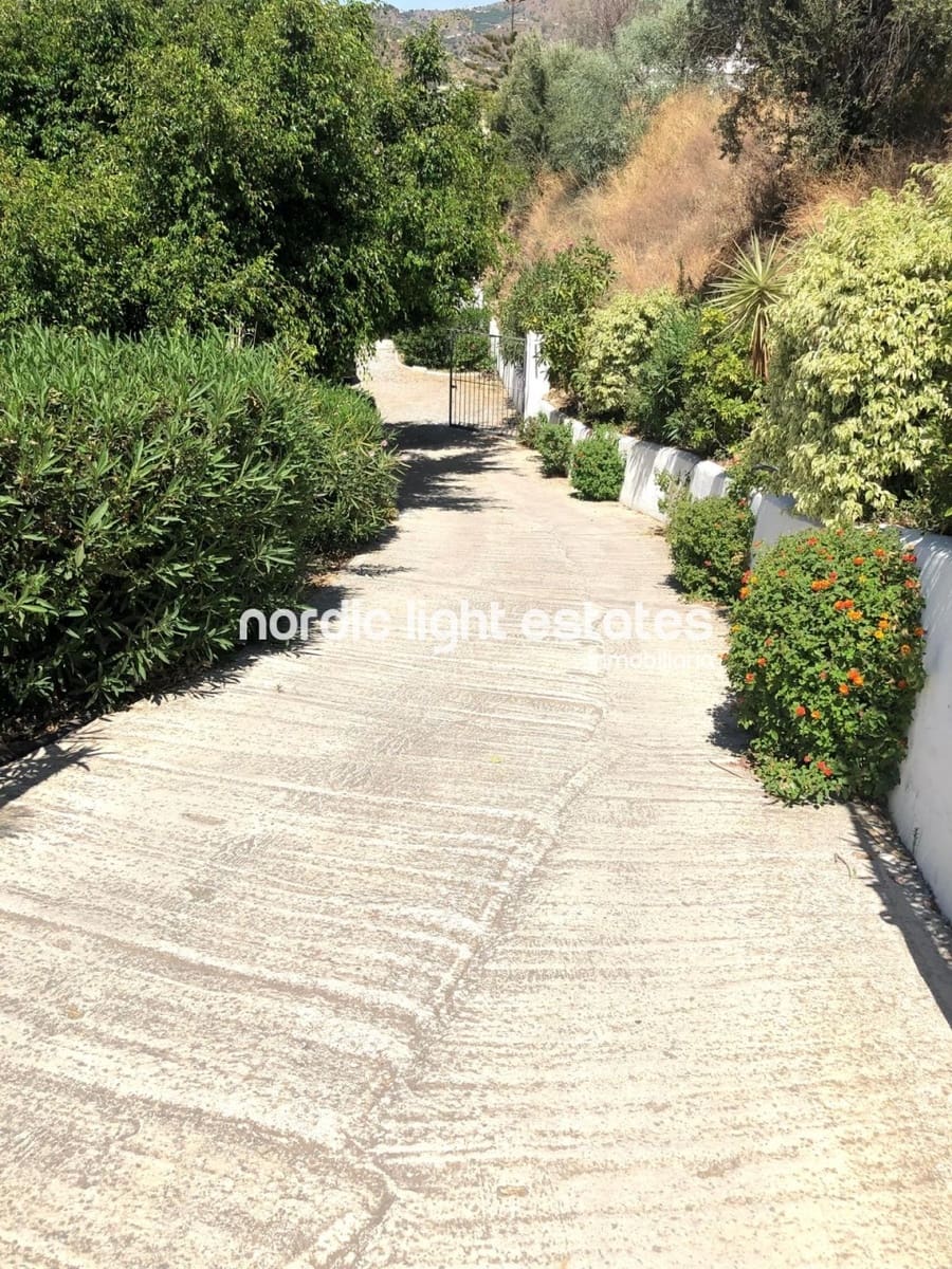 5 soverom Villa til salgs i Torrox med svømmebasseng garasje - € 650 000 (Ref: 9203283)