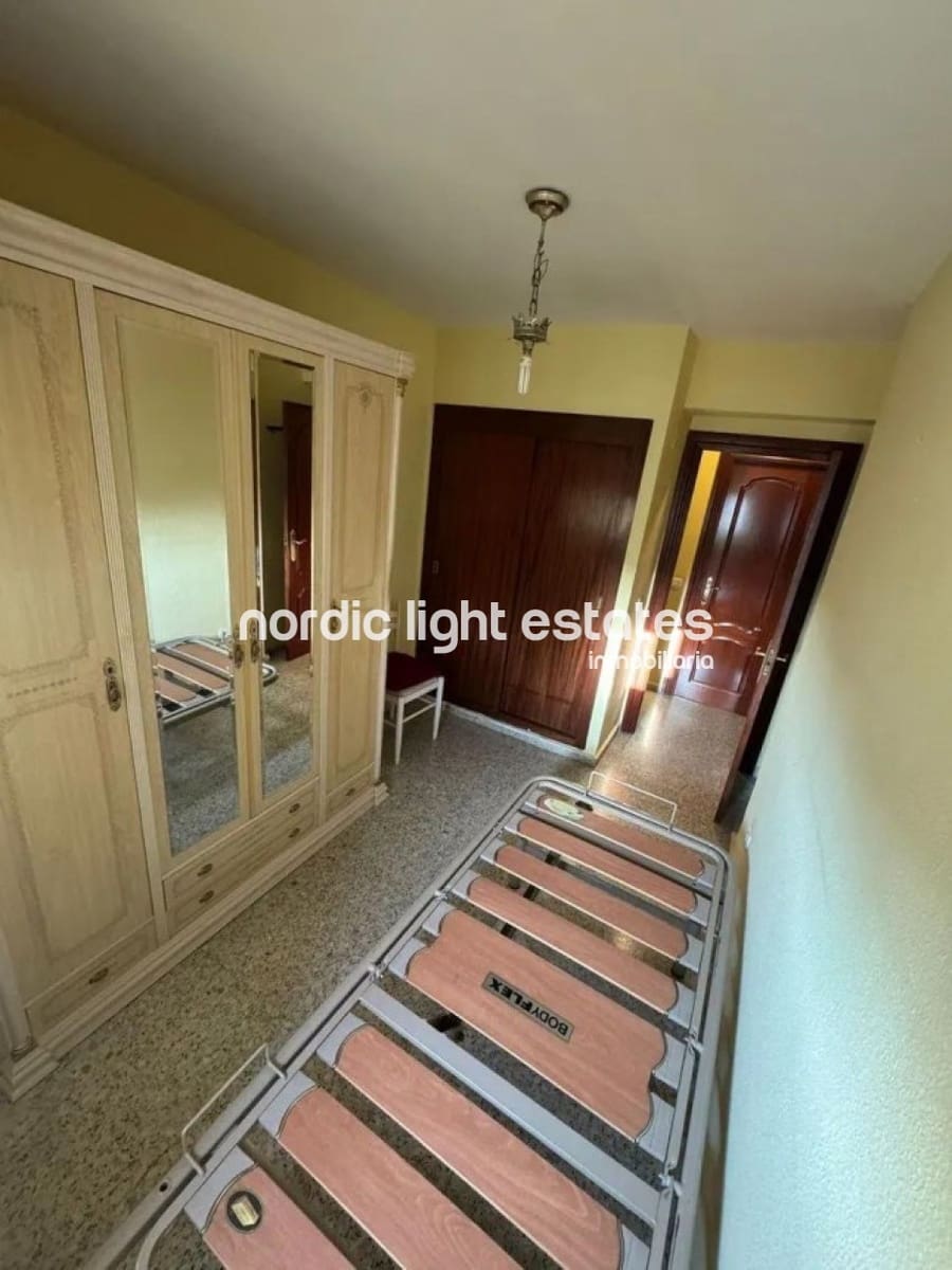 4 soveværelse Lejlighed til salg i Malaga by med garage - € 413.000 (Ref: 9205439)